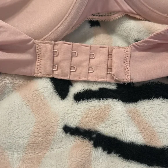 Joyspun Elegant Lace Underwire Bra in Pink. Size 36c - Picture 4 of 4